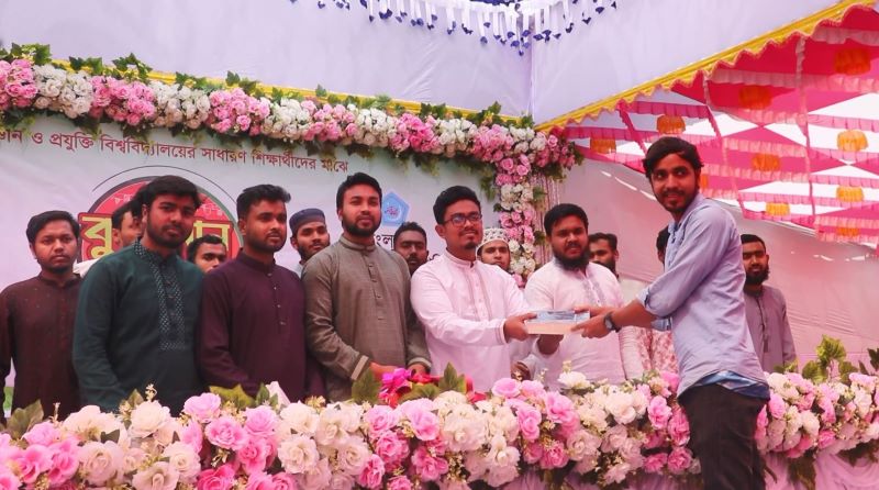 পাবিপ্রবির ৫ শতাধিক শিক্ষার্থীদের হাতে কোরআন তুলে দিল ছাত্রশিবির